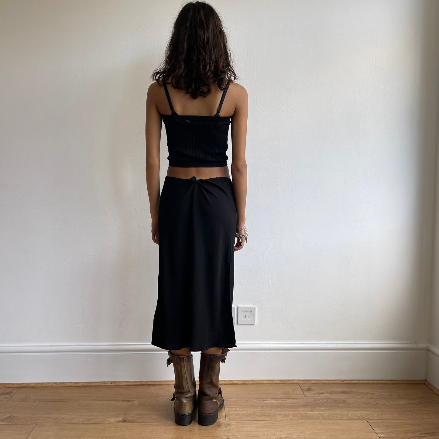 Black 90’s midi skirt - Size S/M