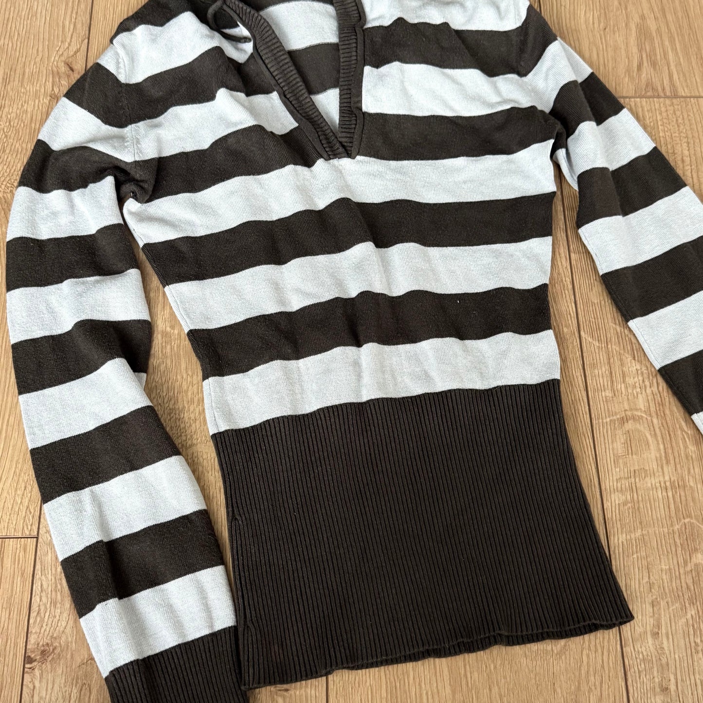 Brown and white striped hoodie - Size S + M