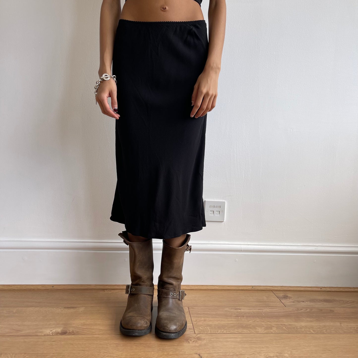 Black 90’s midi skirt - Size S/M