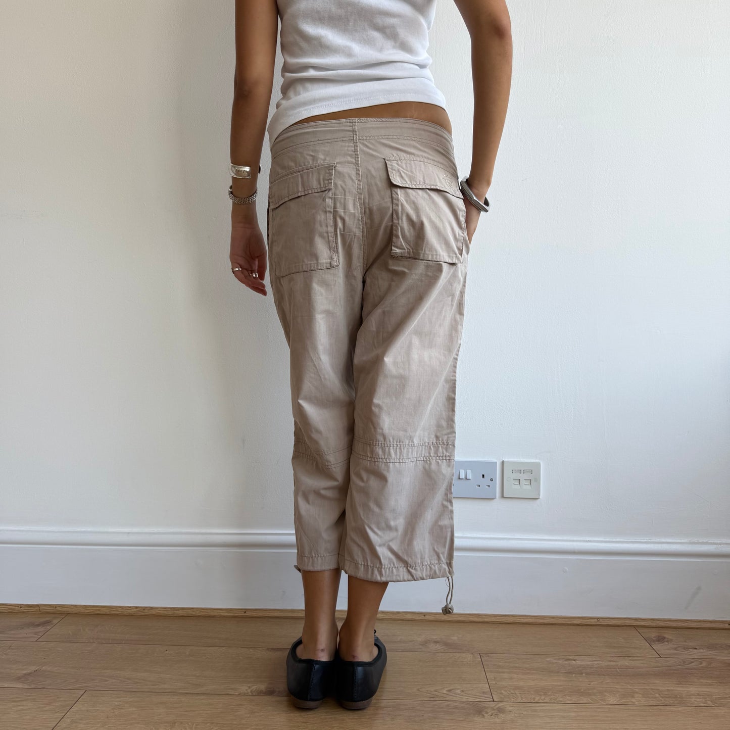 Beige toggle capris - Size M