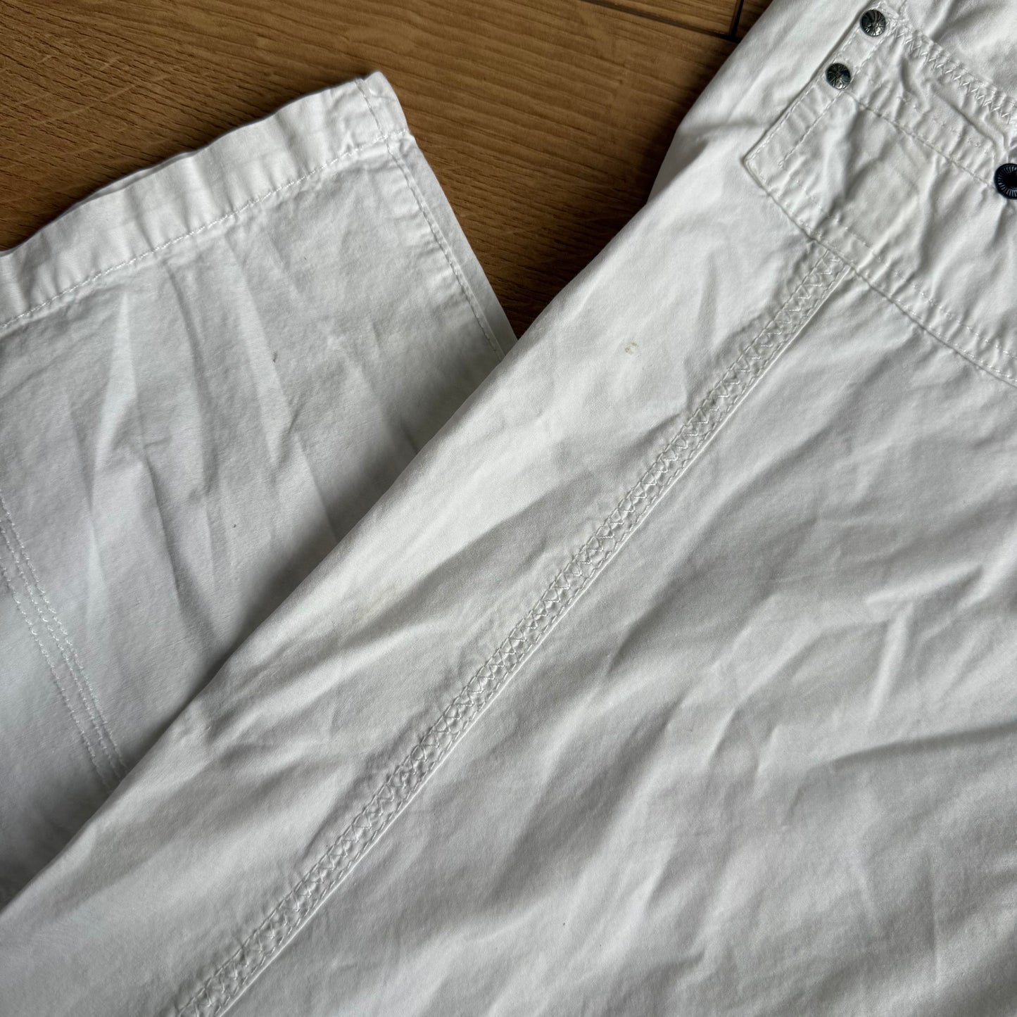 White cargo capris - Size M
