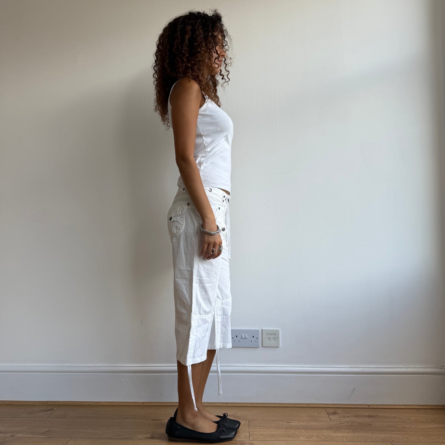 White pocket cargo capris - Size M