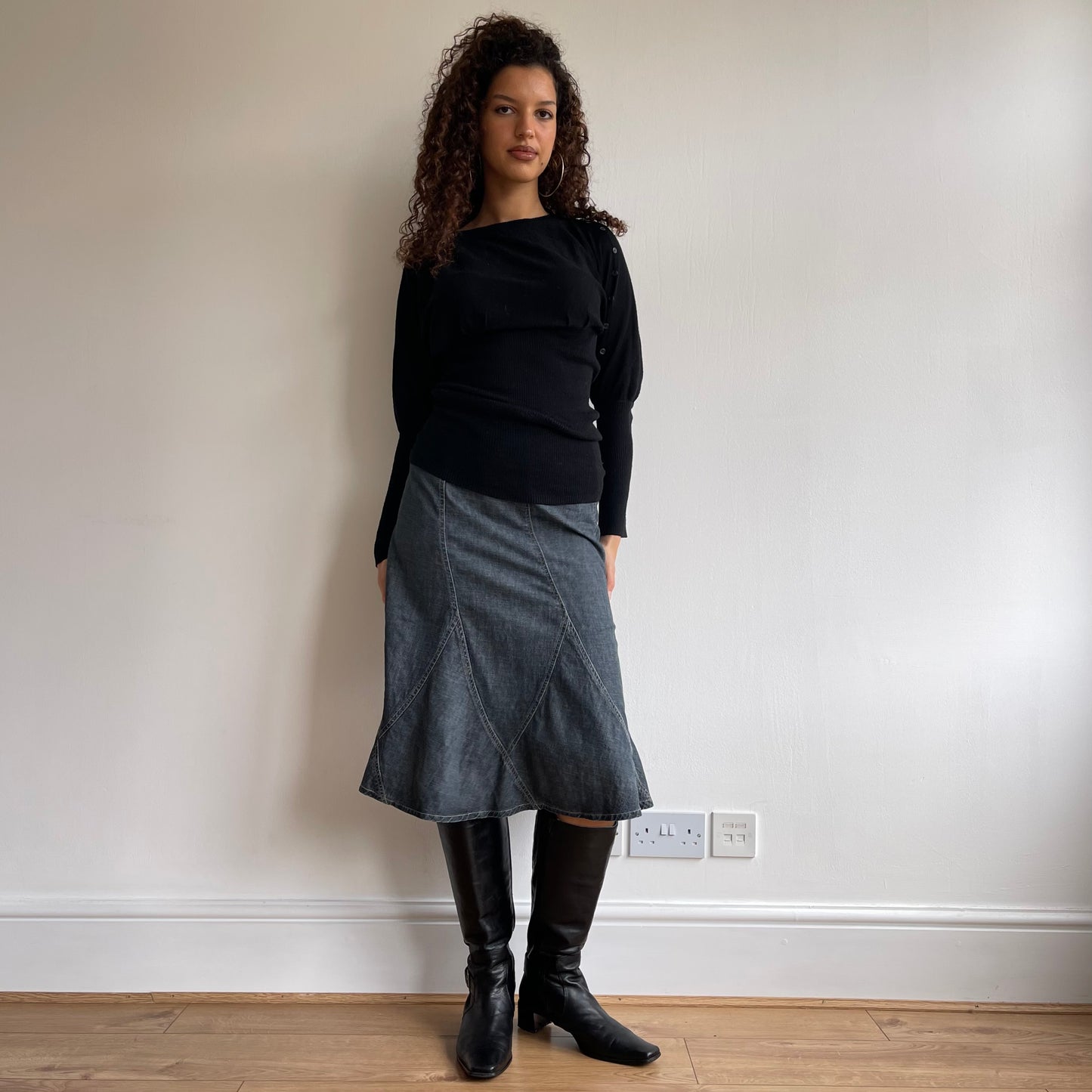 Black slouchy button jumper - Size S