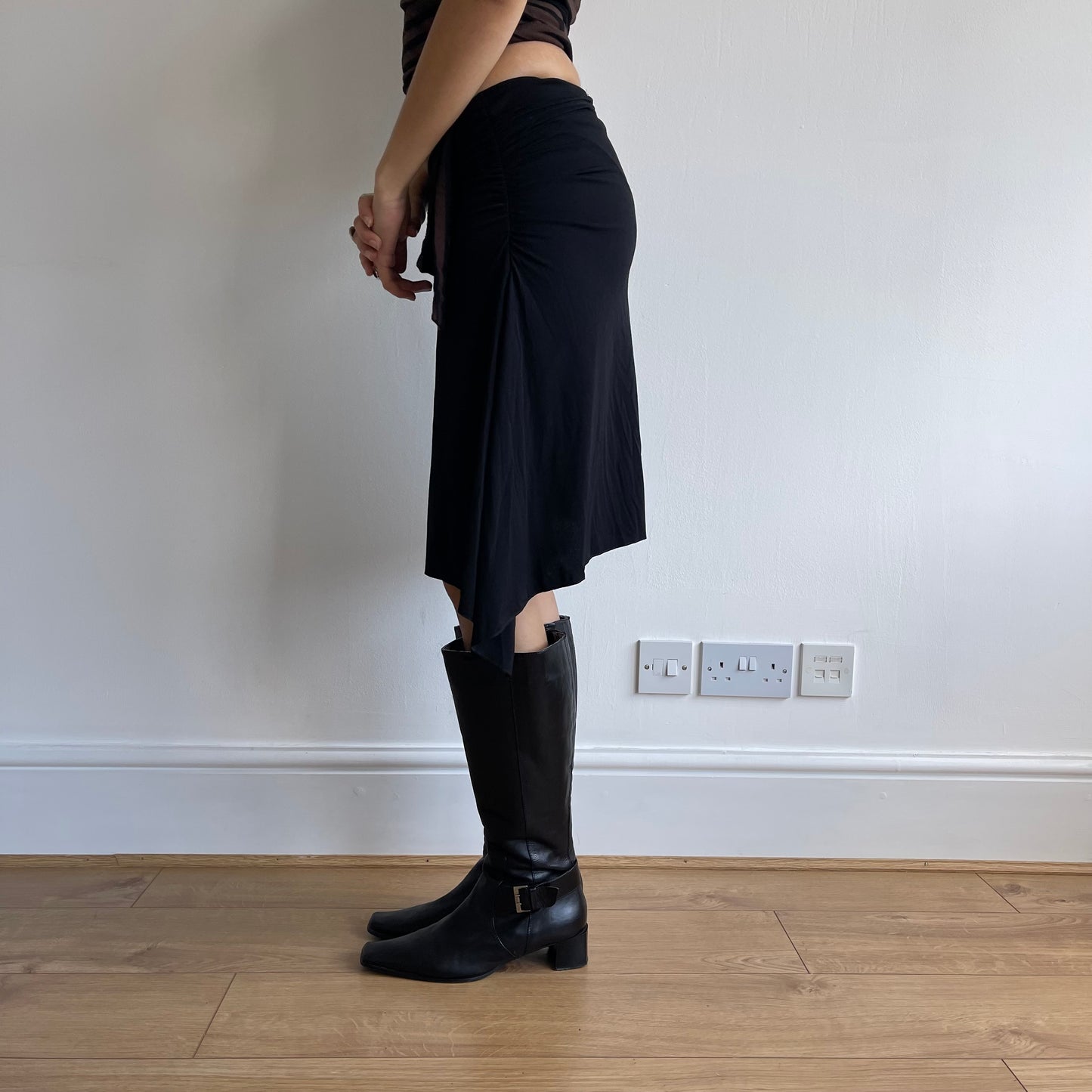 Black slinky ruched side skirt - Size XS