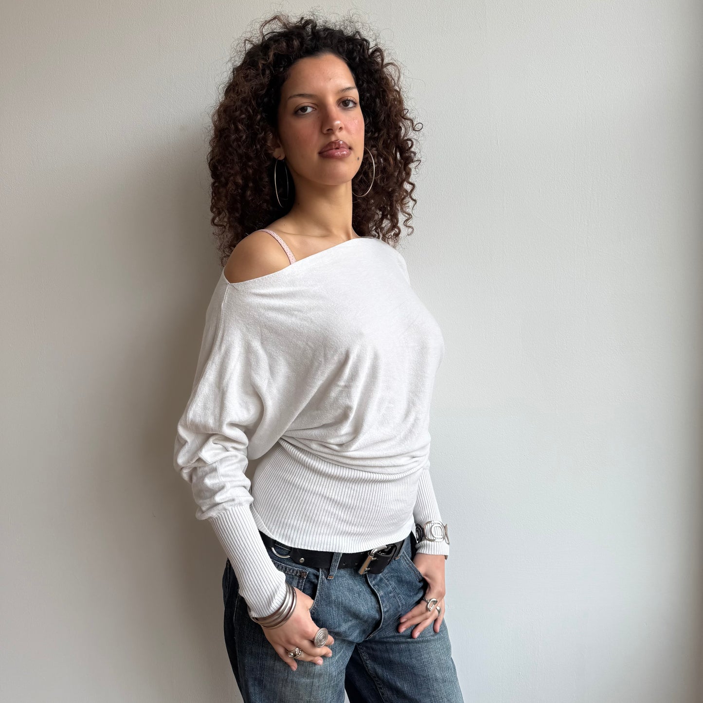 White slouchy knit jumper - Size M
