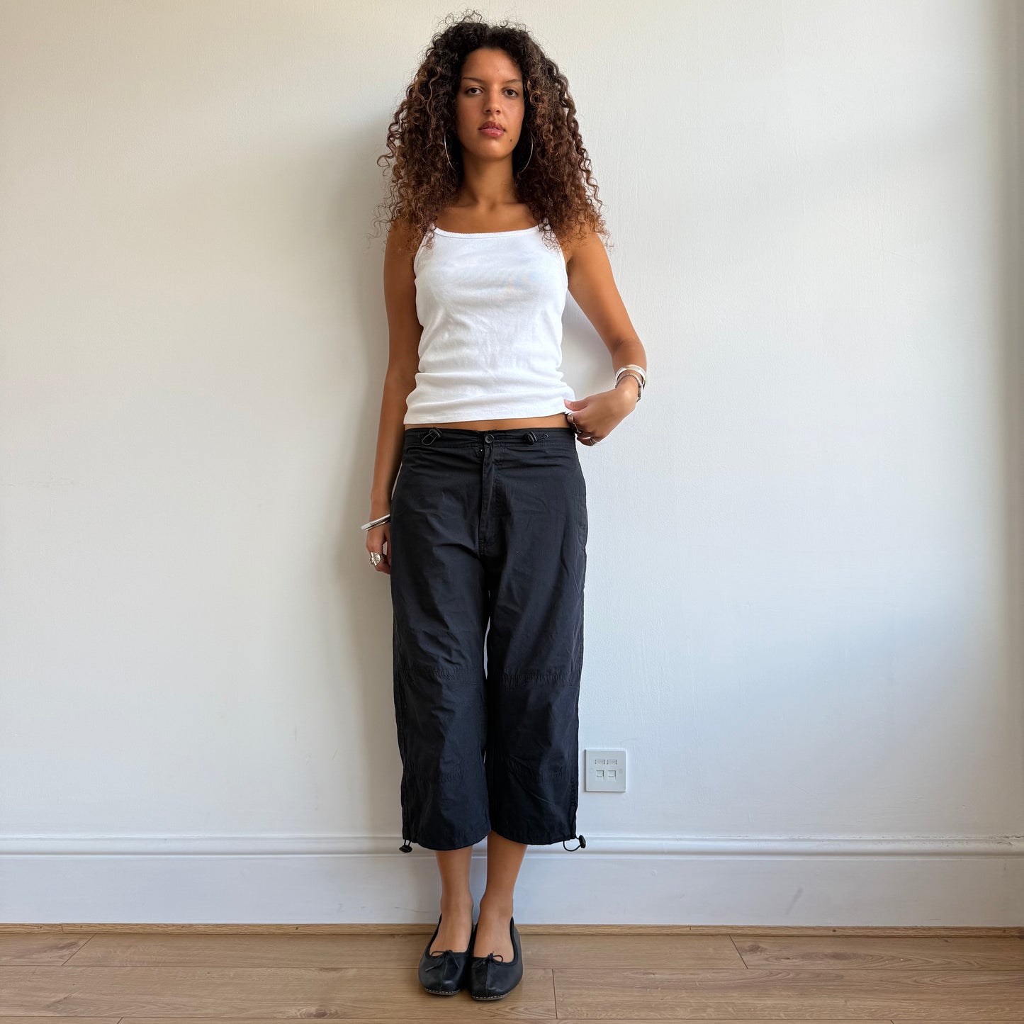Black toggle capris - Size S