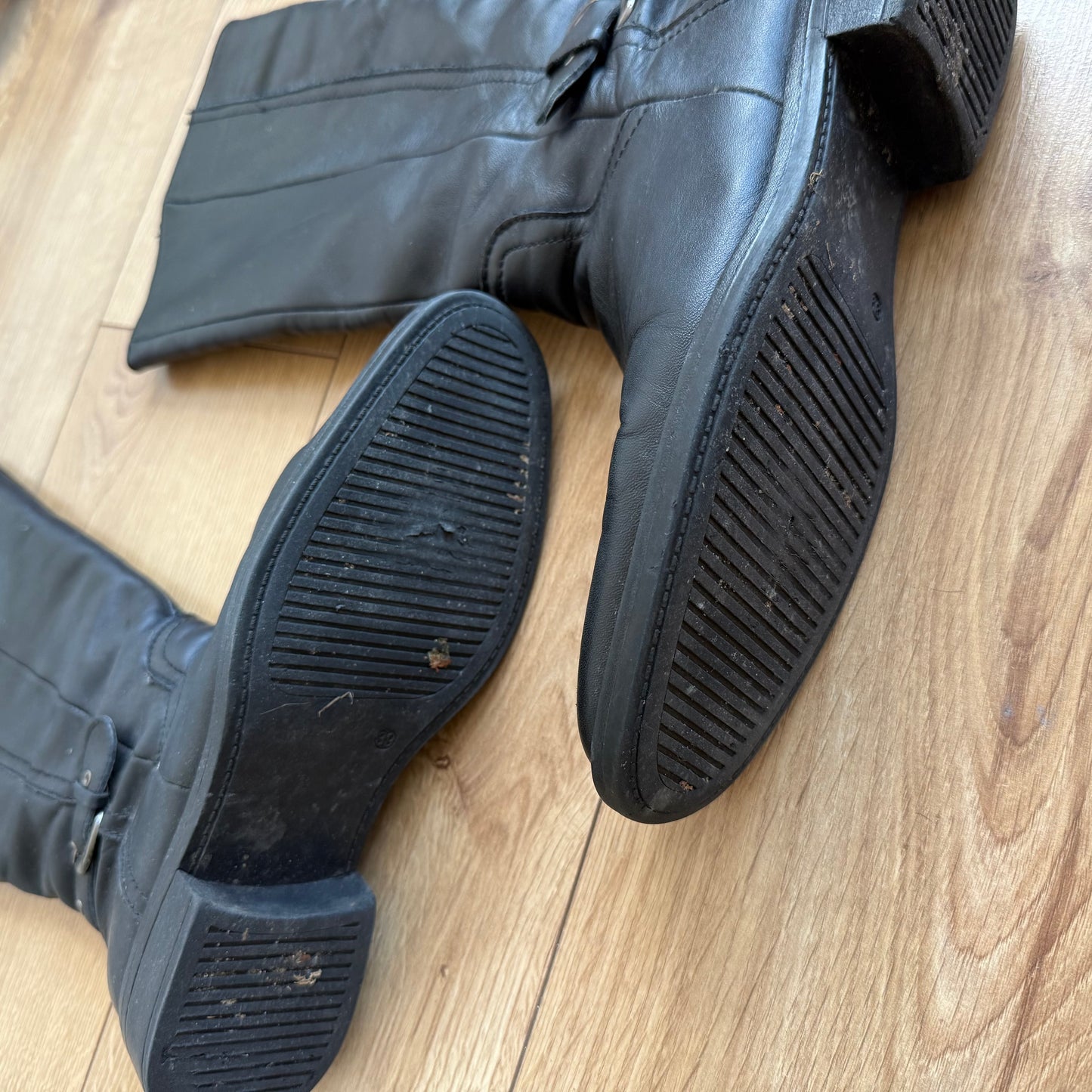 Black buckle boots - Size UK6