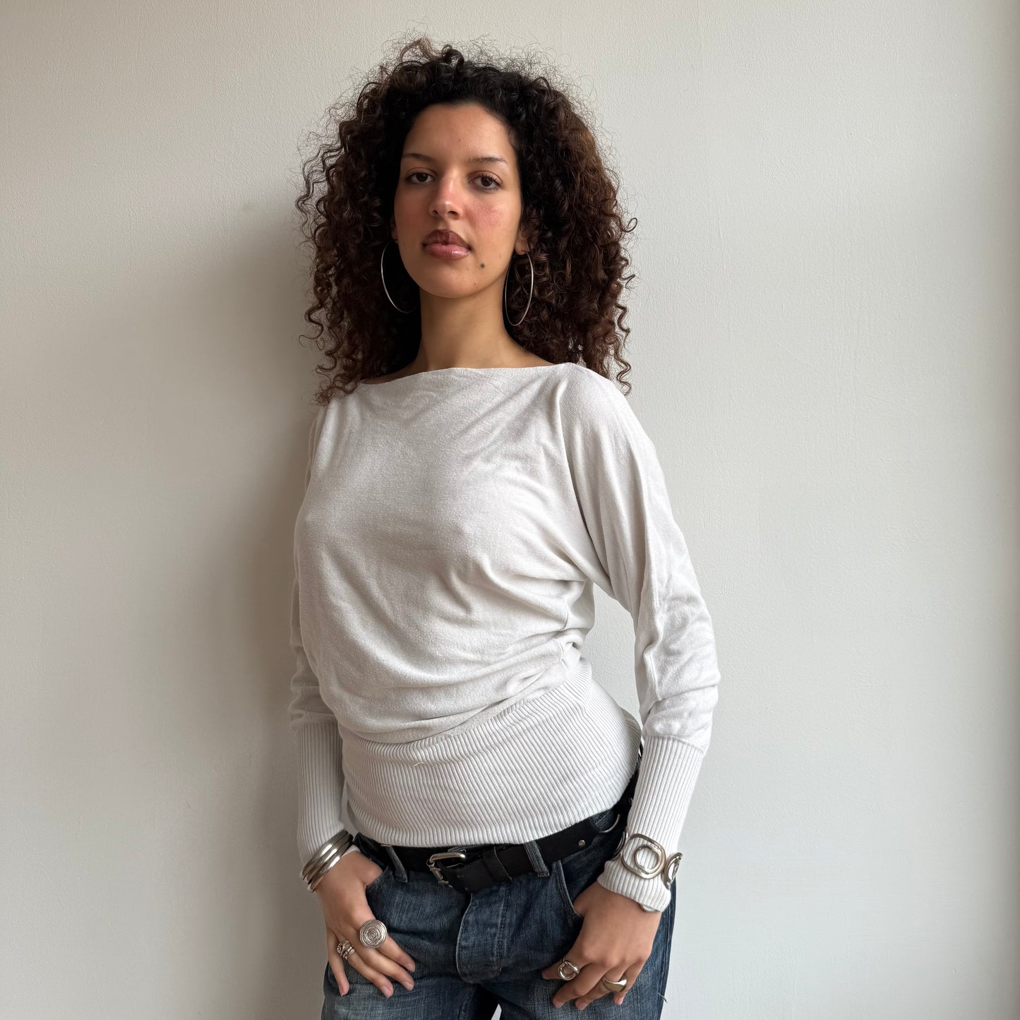 White slouchy knit jumper - Size M