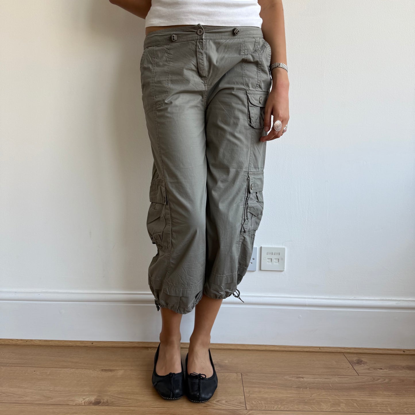 Khaki toggle capris - Size S/M