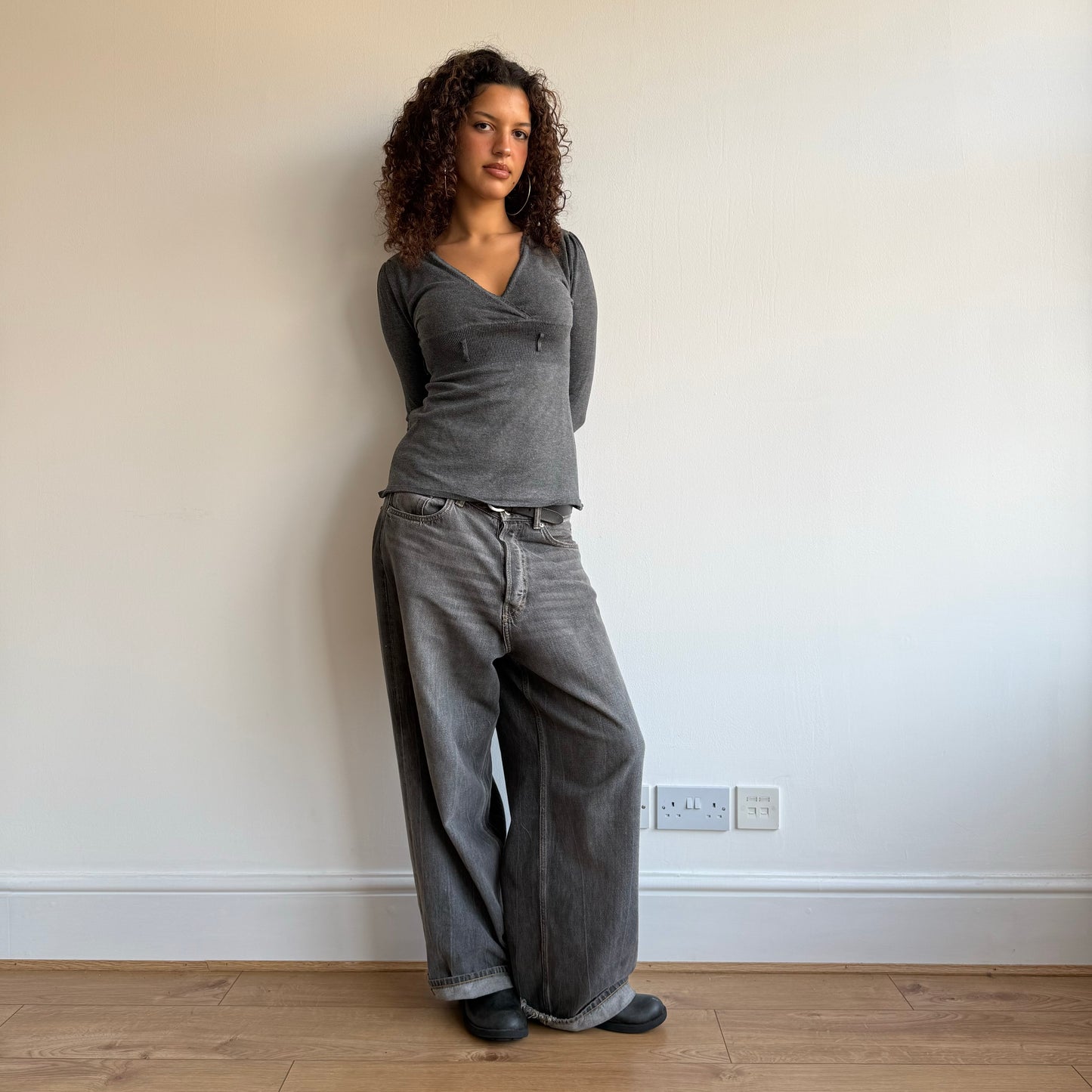 Grey v-neck knit - Size S