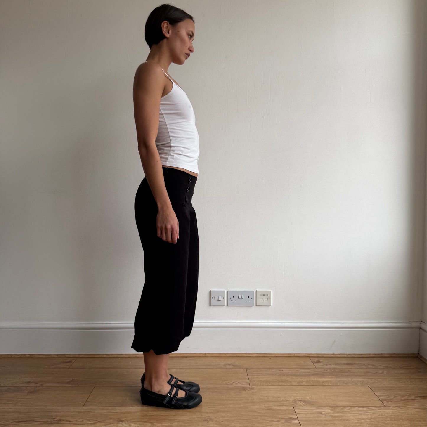 Black button bubble capris - Size S/M