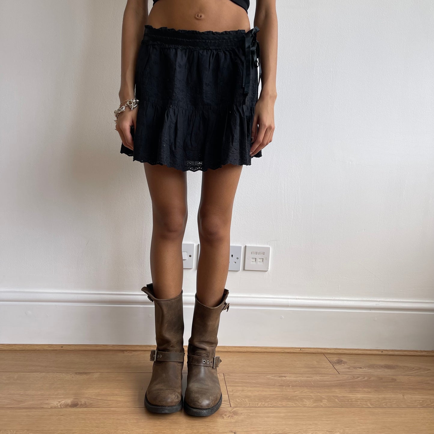 Black broderie tie side skirt - Size XS/S