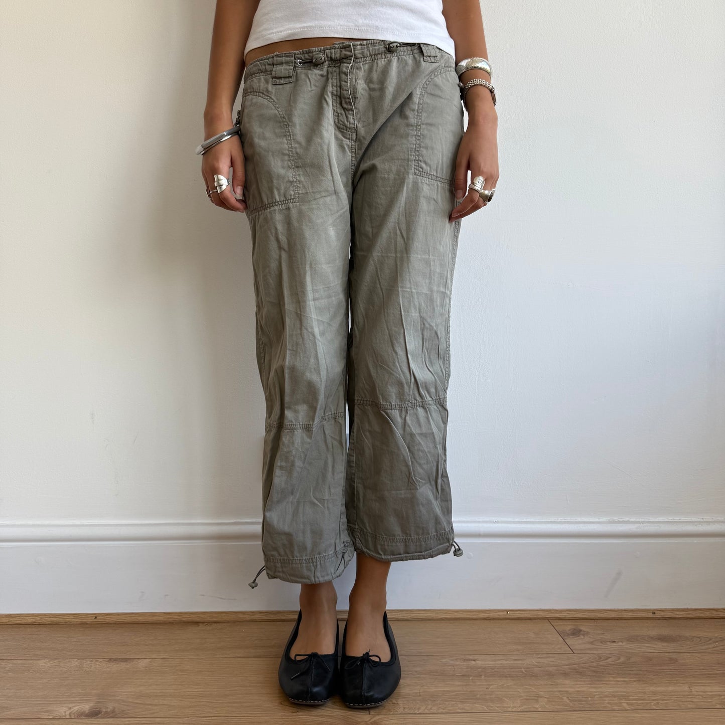 Khaki toggle capris - Size S + M/L