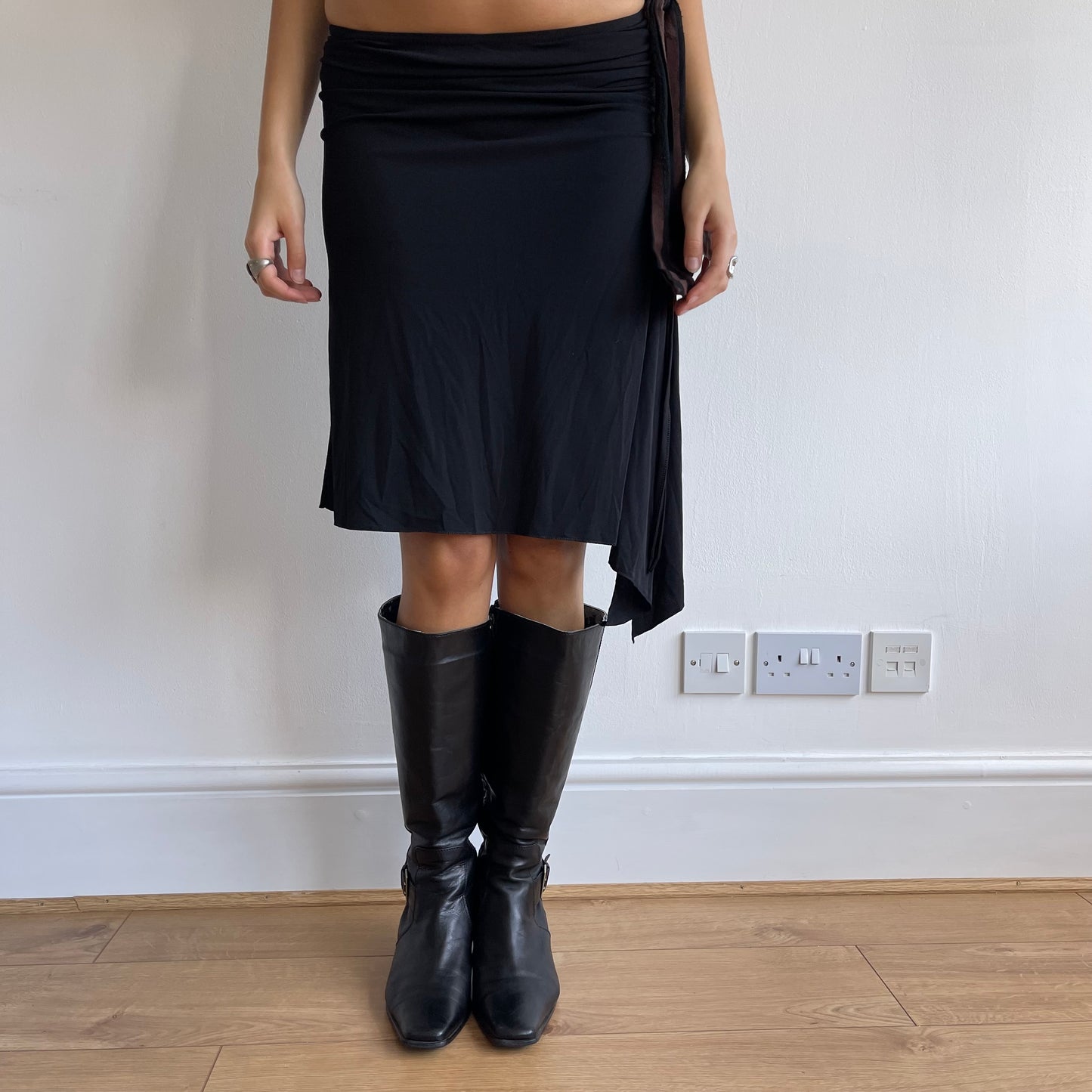 Black slinky ruched side skirt - Size XS