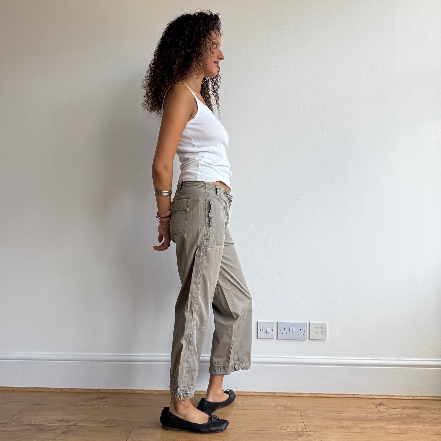 Khaki toggle capris - Size S/M + M