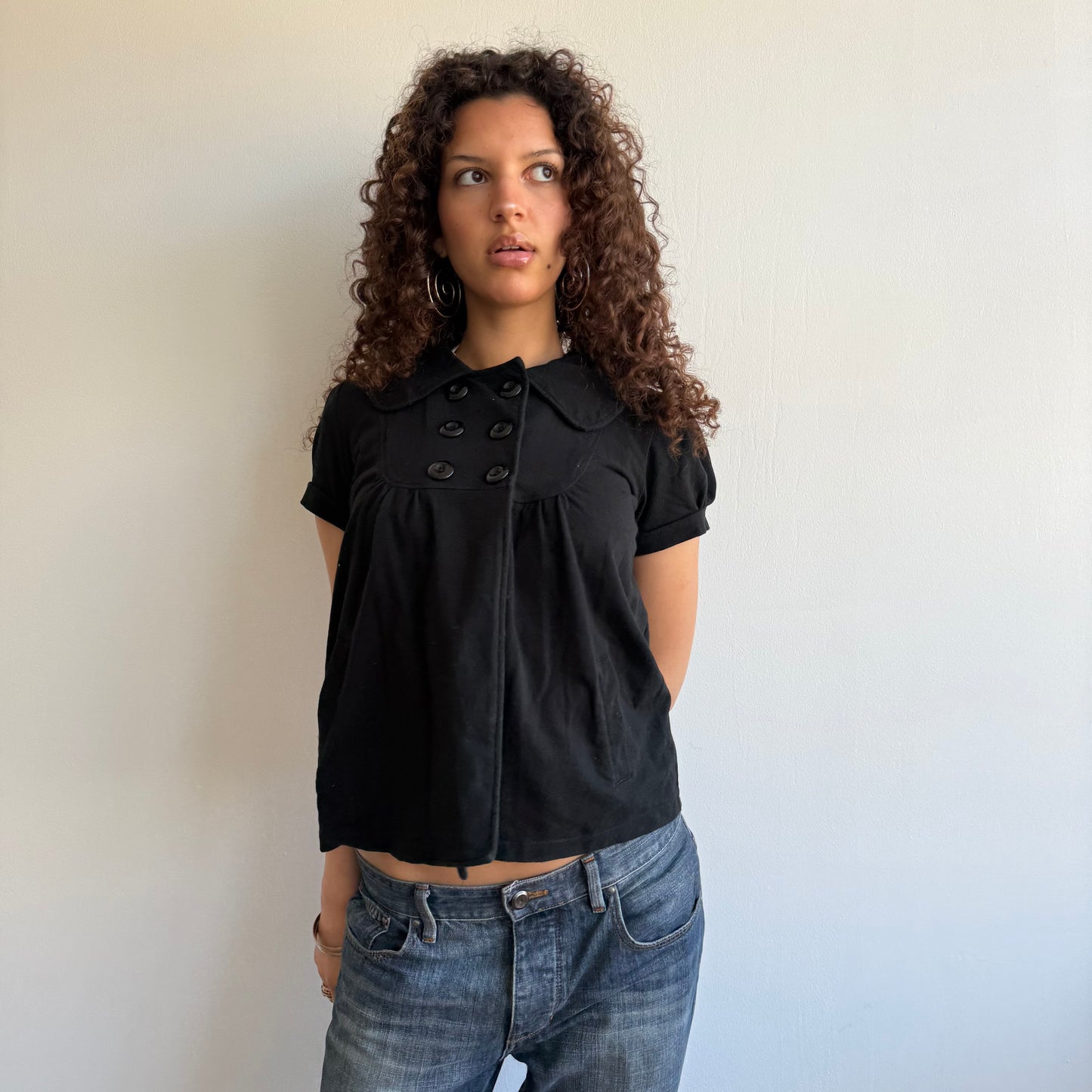 Black short sleeve pea top - Size M/L
