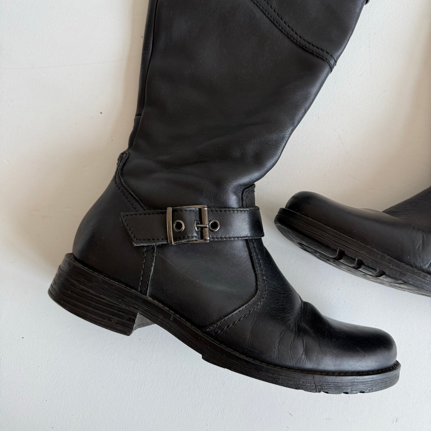Black 90’s buckle boots - Size EU41
