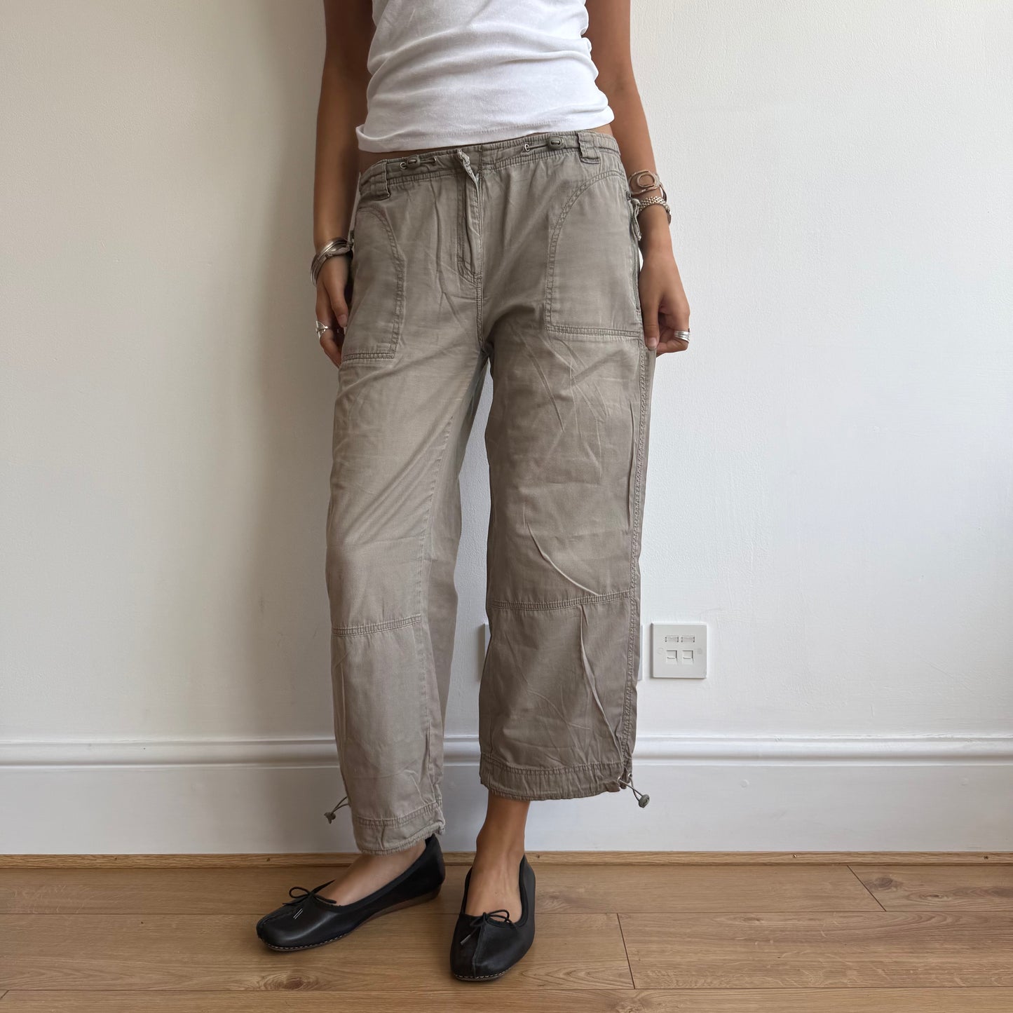 Green toggle capris - Size M