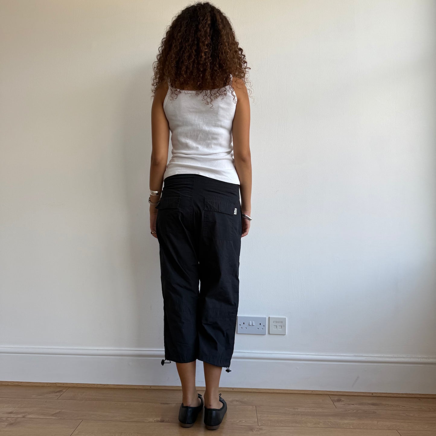 Black toggle capris - Size S