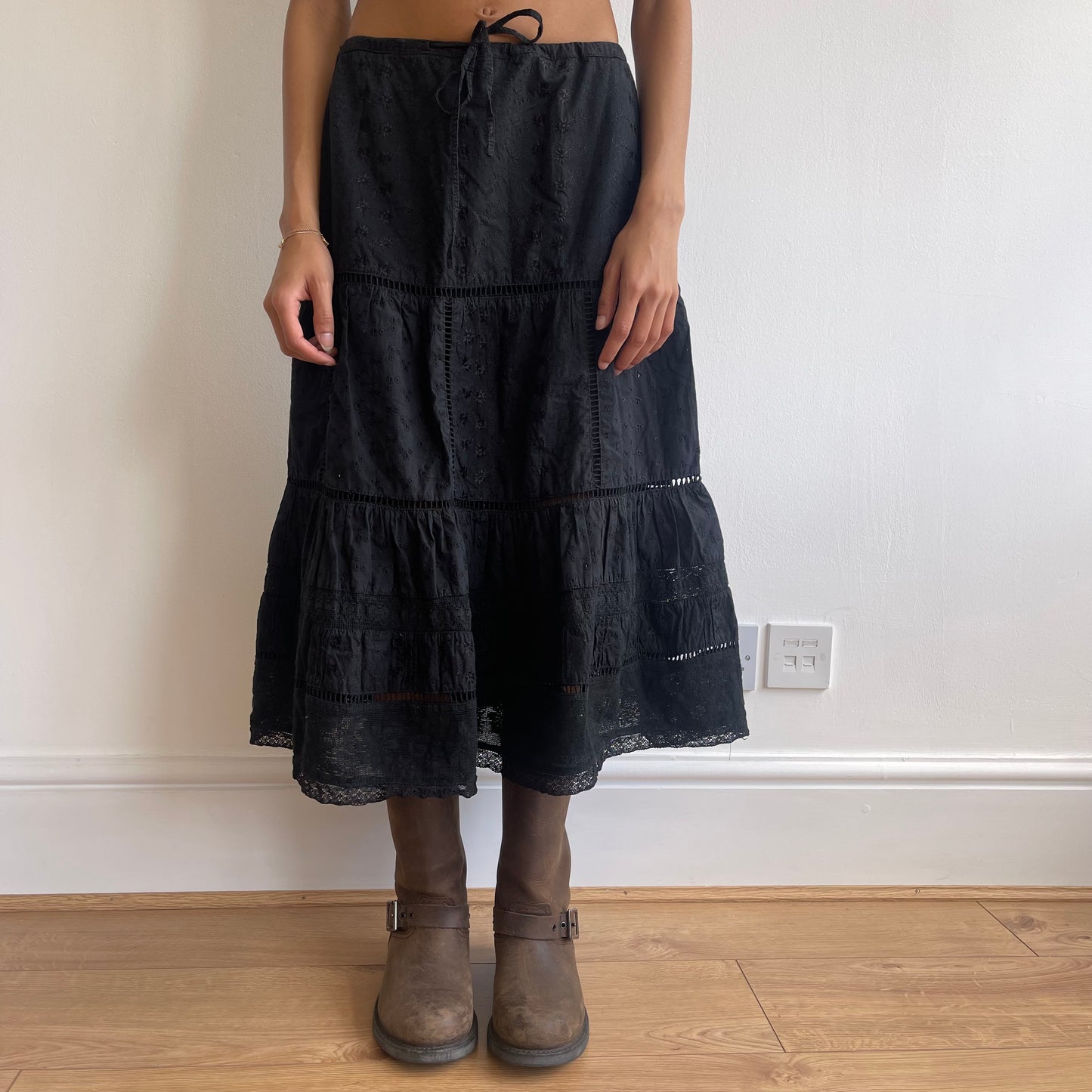 Black broderie anglaise midi skirt - Size S/M