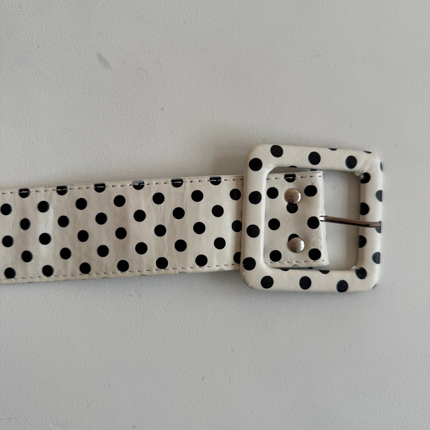 White polka dot belt - OS