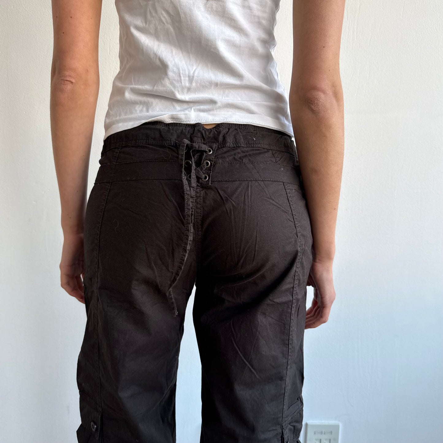 Brown cargo toggle capris - Size S