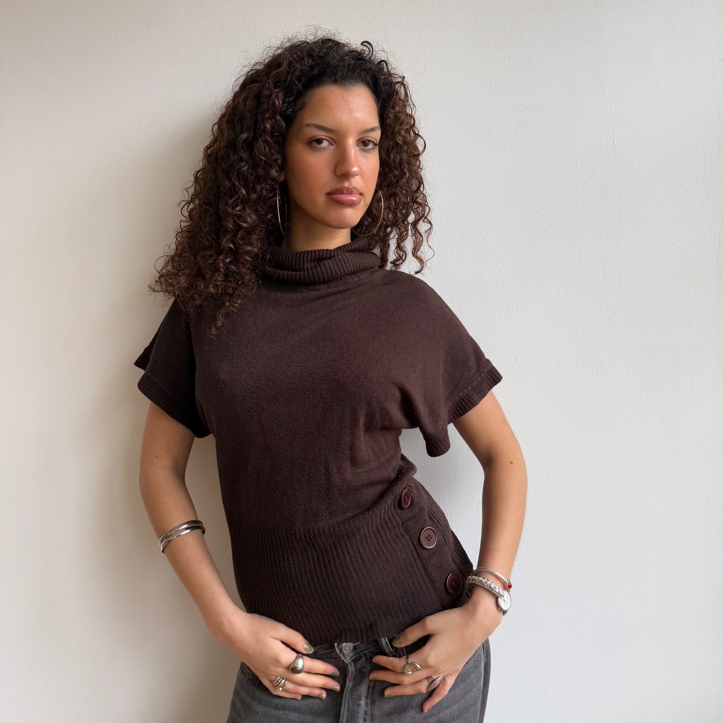 Brown button roll neck - Size M