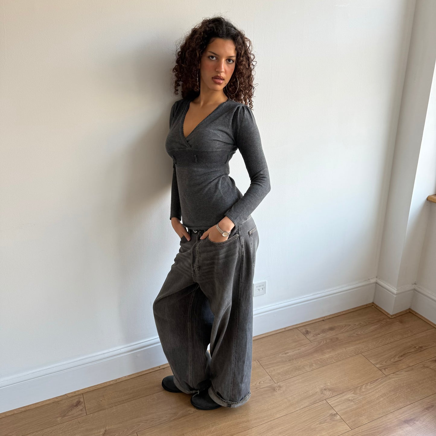 Grey v-neck knit - Size S