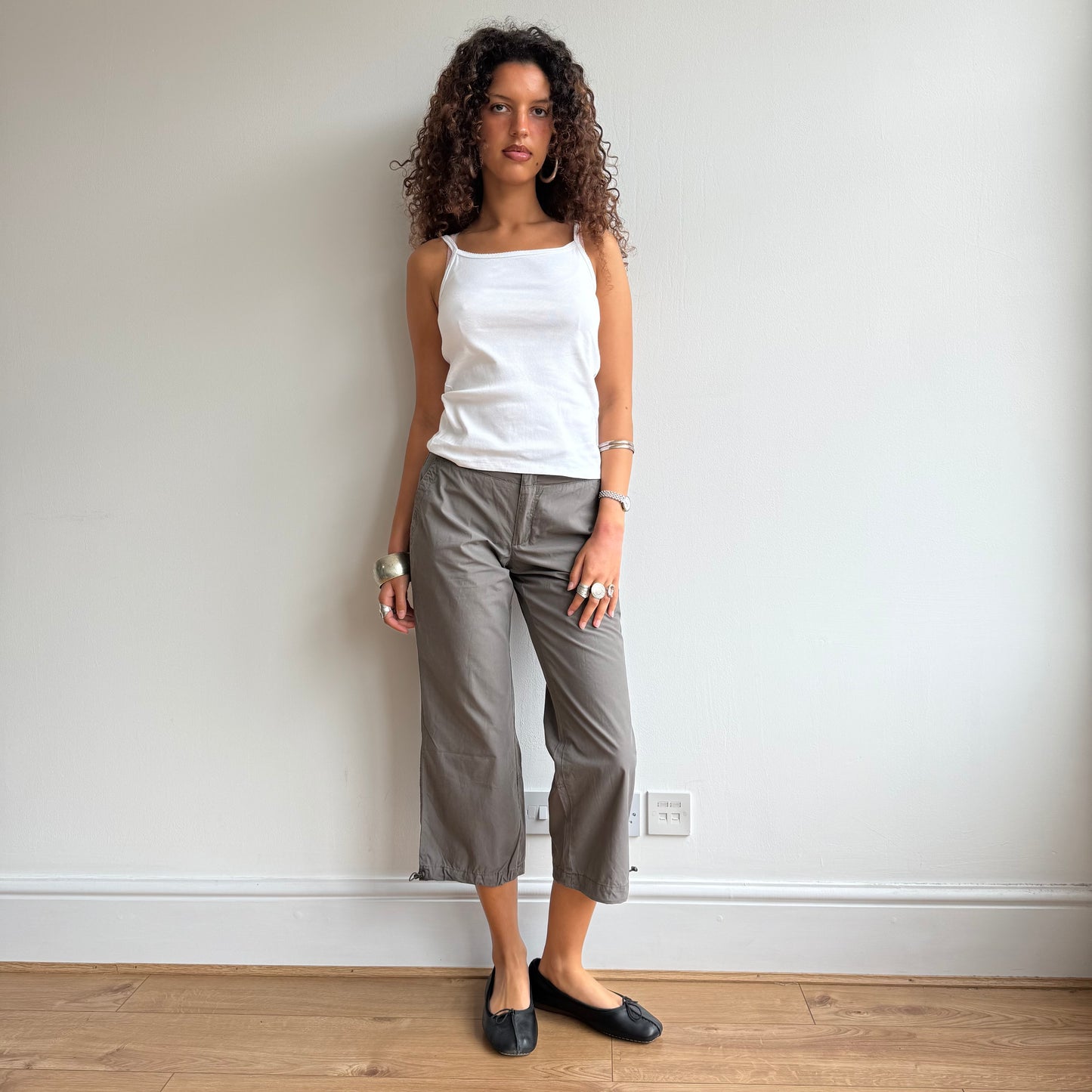 Brown toggle cargo capris - Size XS