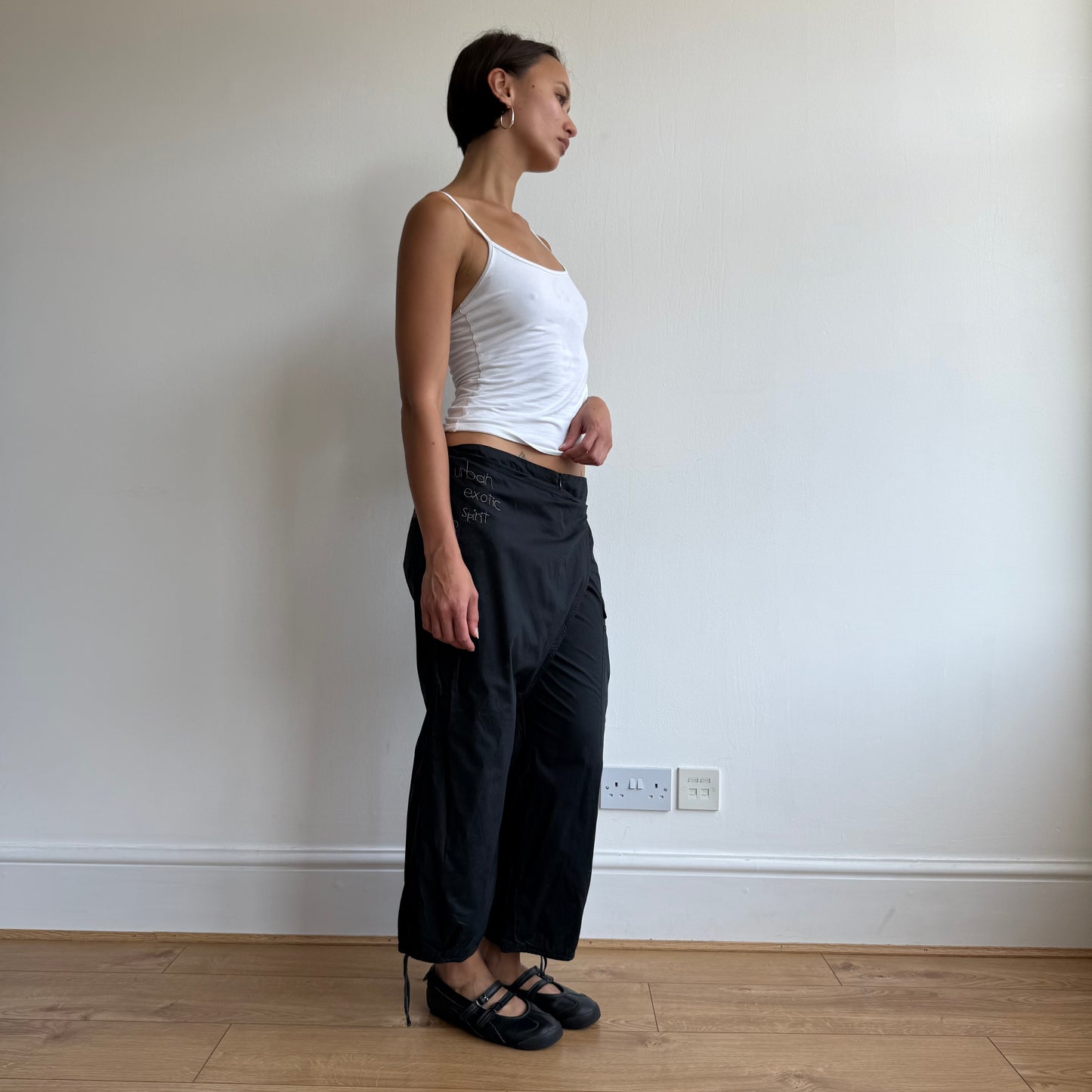Black Cop Copine wrap front capris - Size M