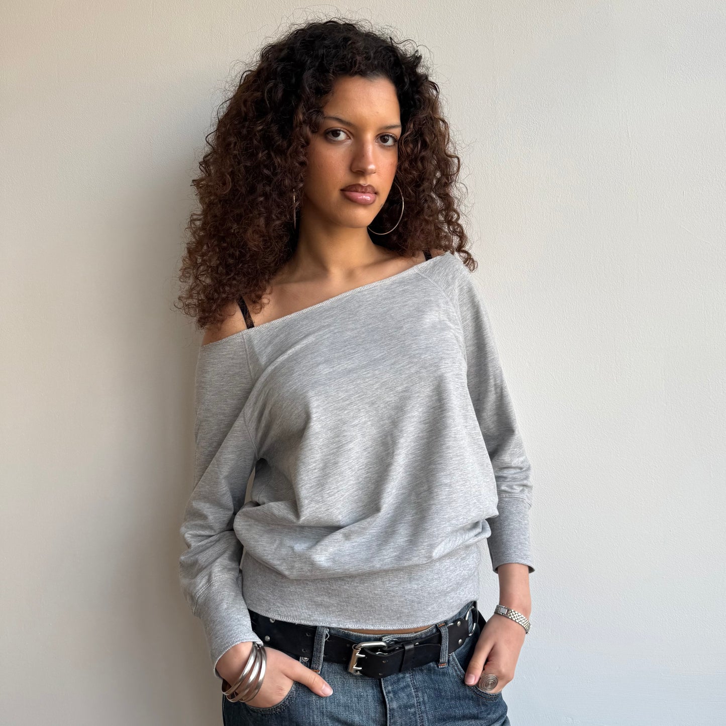 Grey off shoulder sweatshirt - Size M
