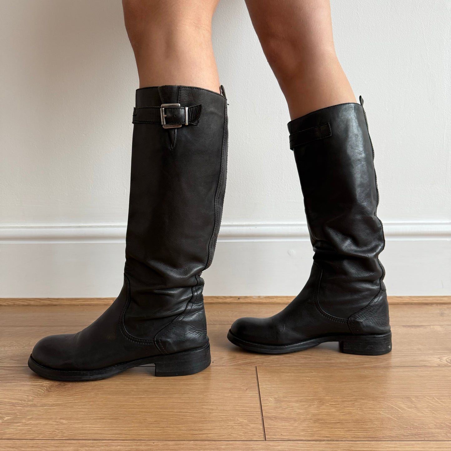 Black 90’s leather boots - Size UK5