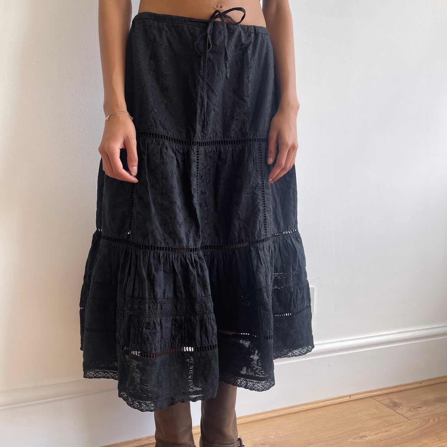 Black broderie anglaise midi skirt - Size S/M