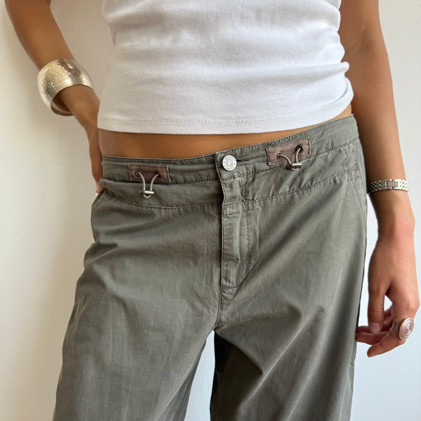 Khaki toggle capris - Size M