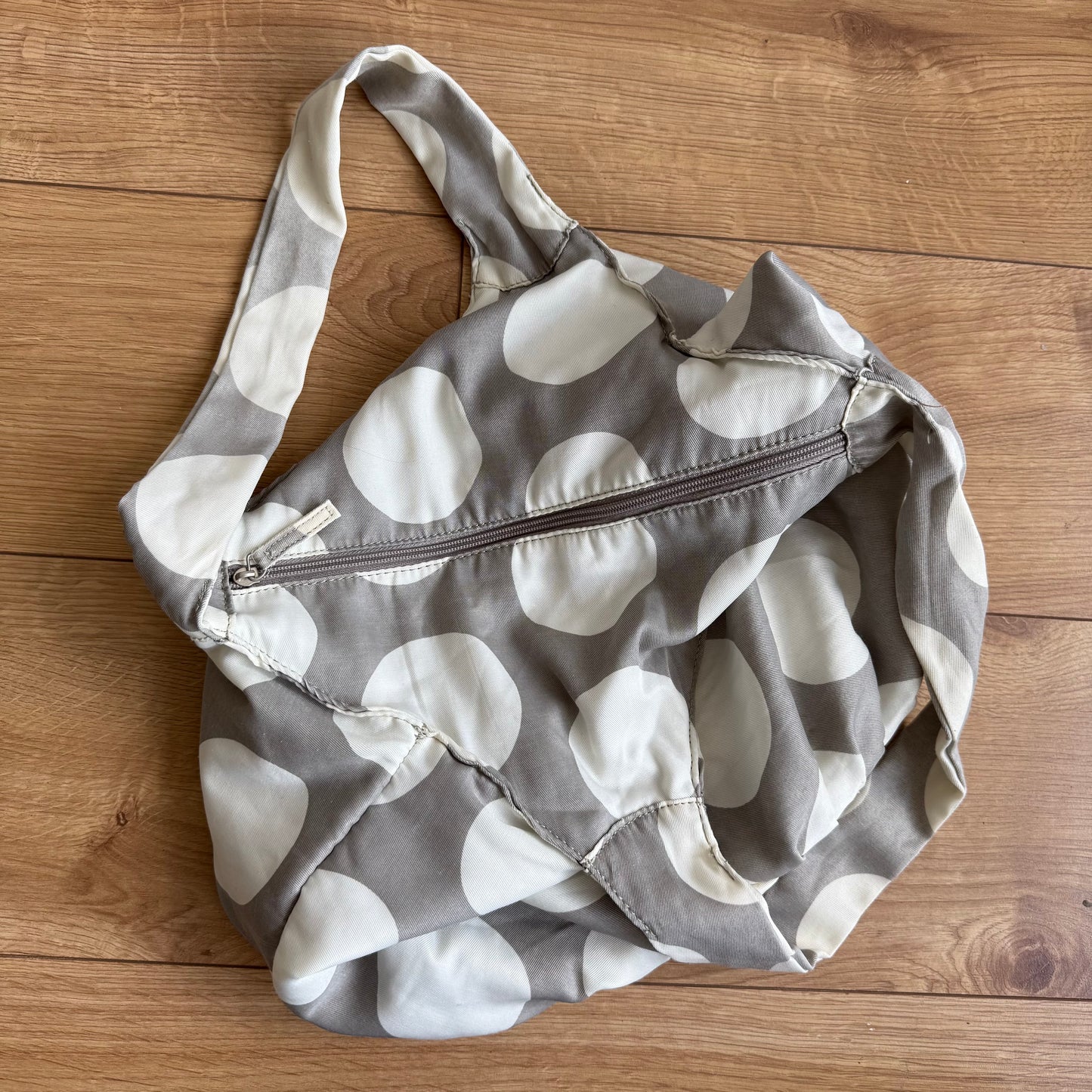 Grey polka dot bag