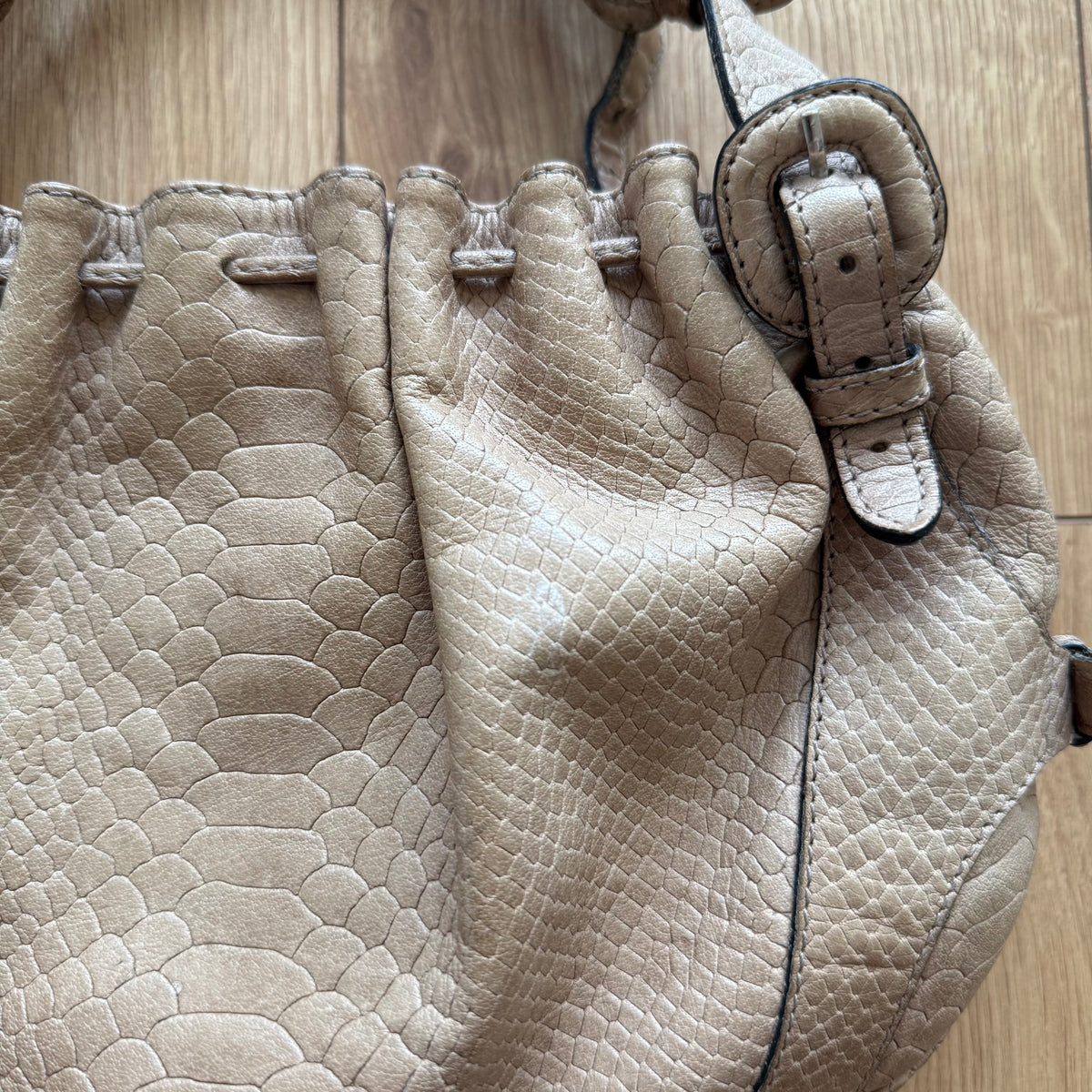 Beige snakeskin bag - One Size