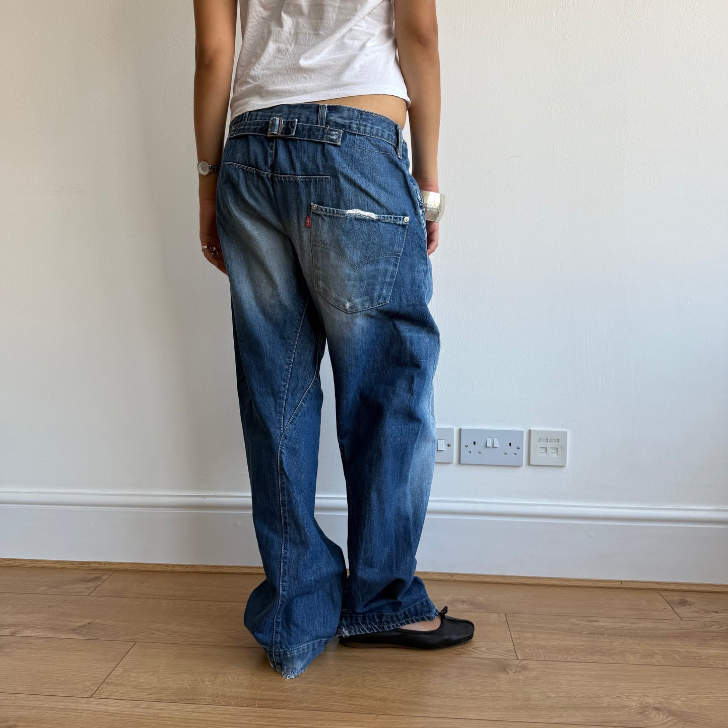 Levi’s Engineered cinch jeans - Size M/L