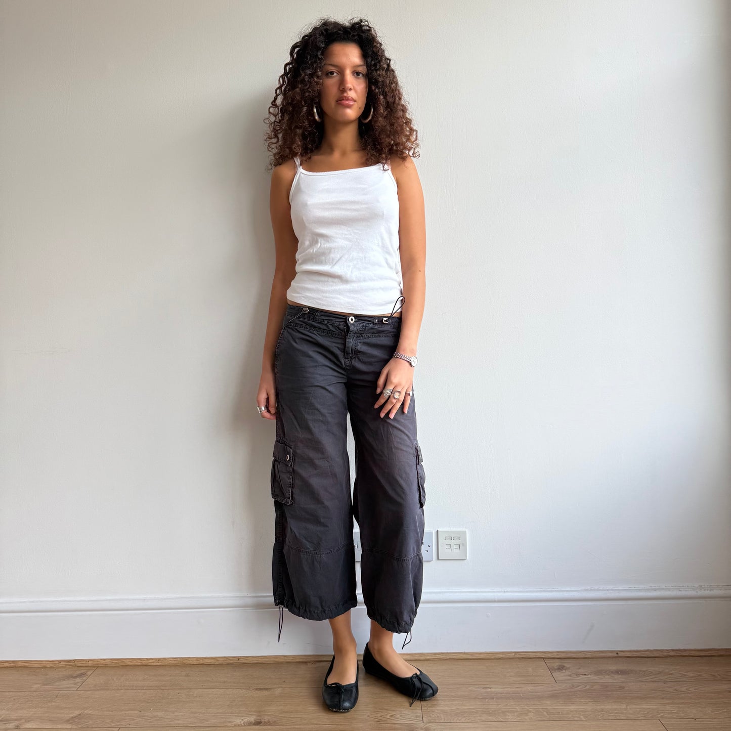 Black toggle cargo capris - Size S