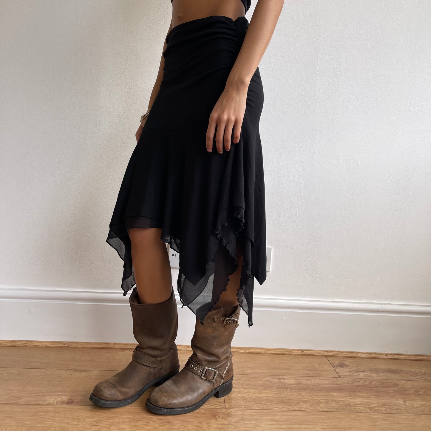 Black floaty asymmetric skirt - Size S