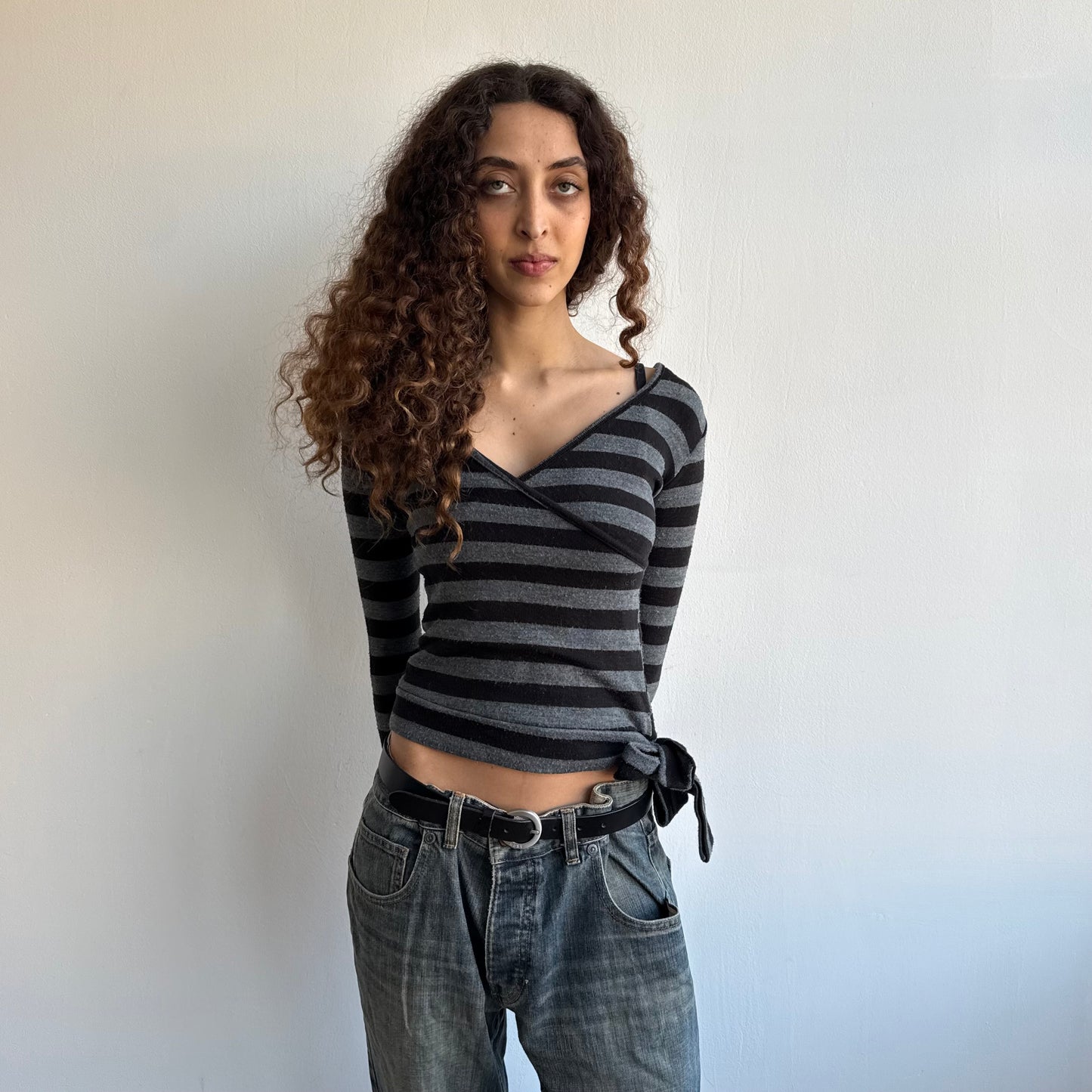 Black and grey striped wrap knit - Size S