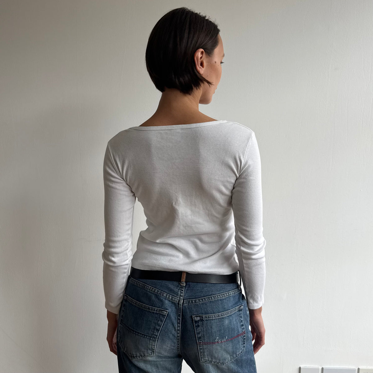 White long sleeve v-neck top - Size S