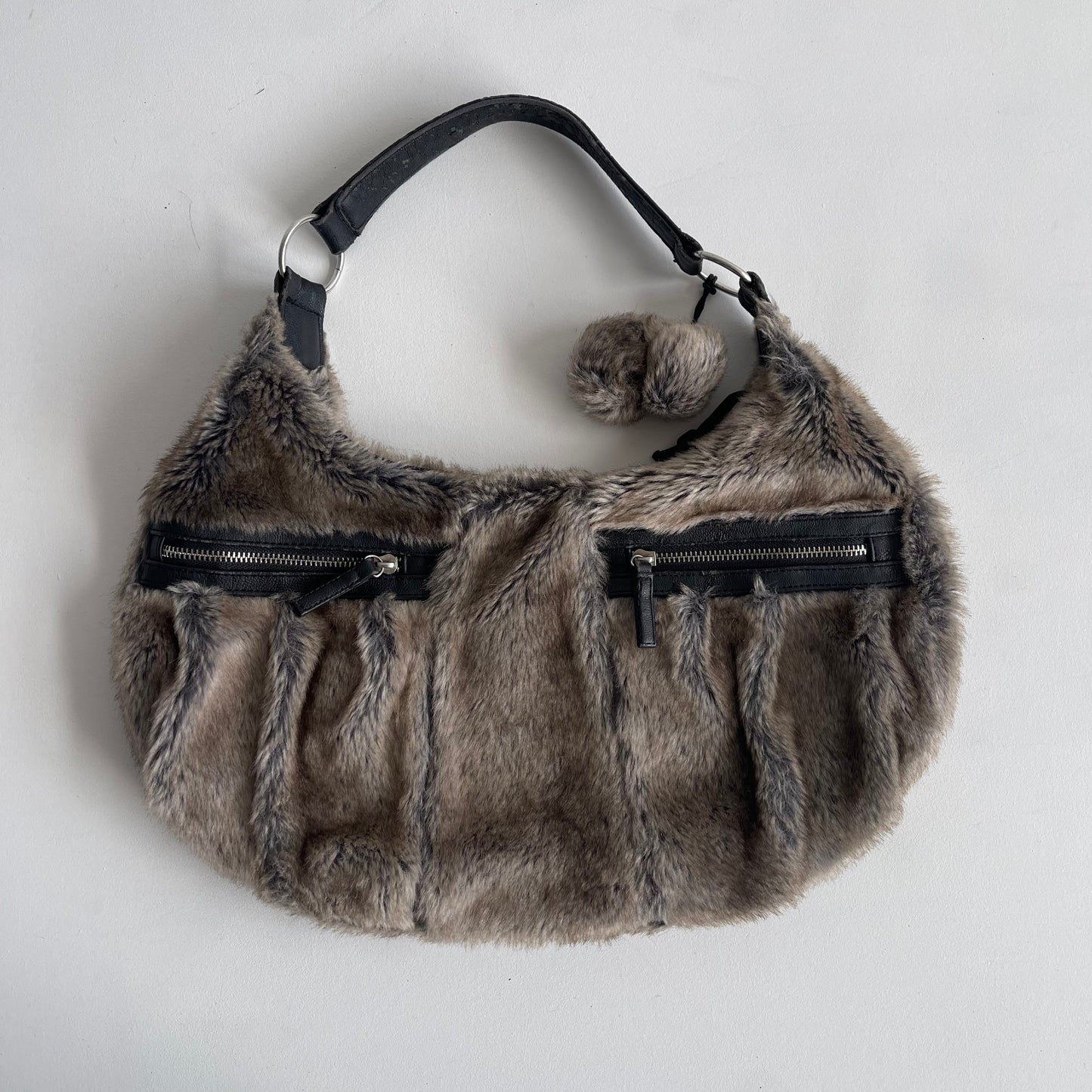 Pom pom fur bag