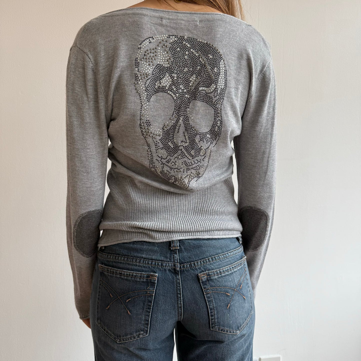 Grey skull jumper - Size M