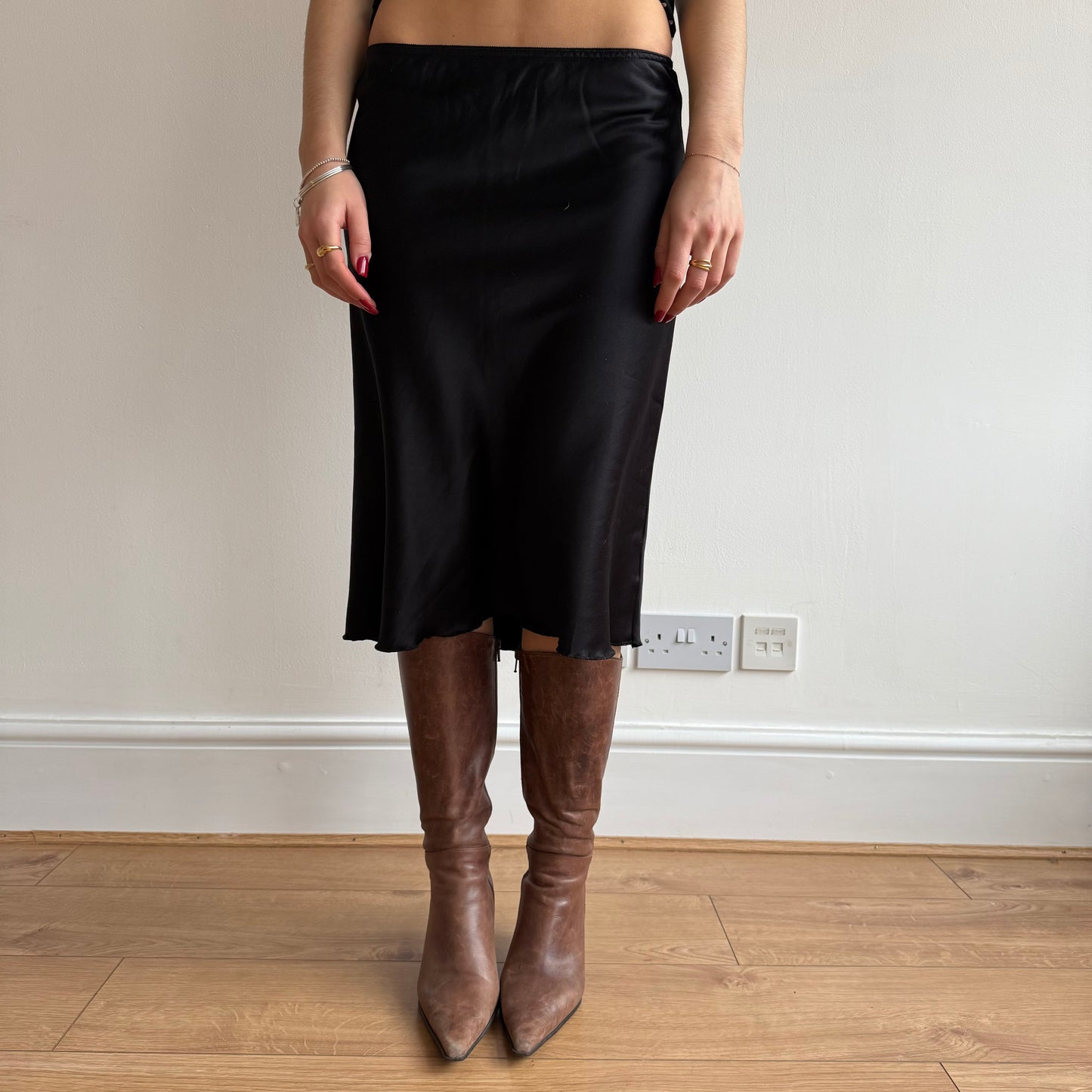 Black satin midi skirt - Size S