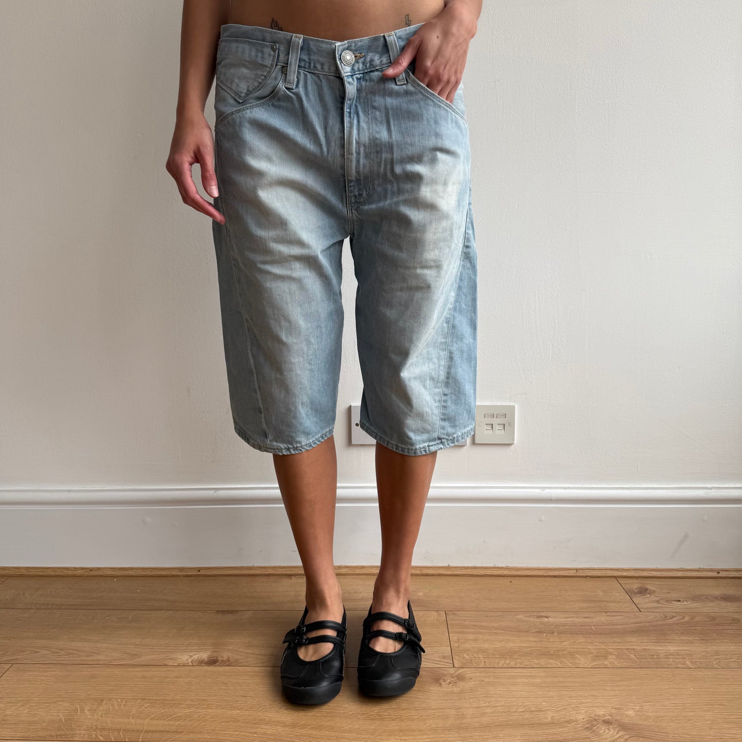 Levi’s Engineered cinch jorts - Size M