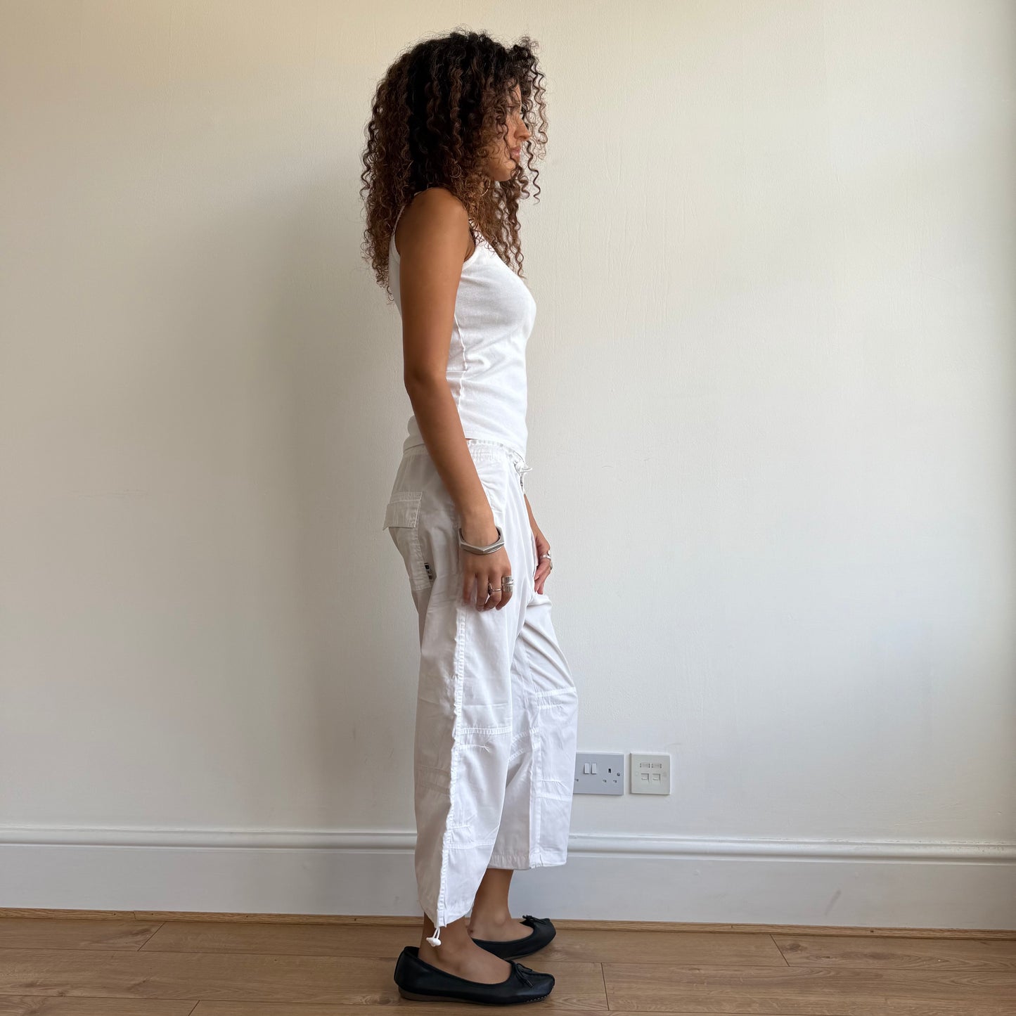 White toggle capris - Size M