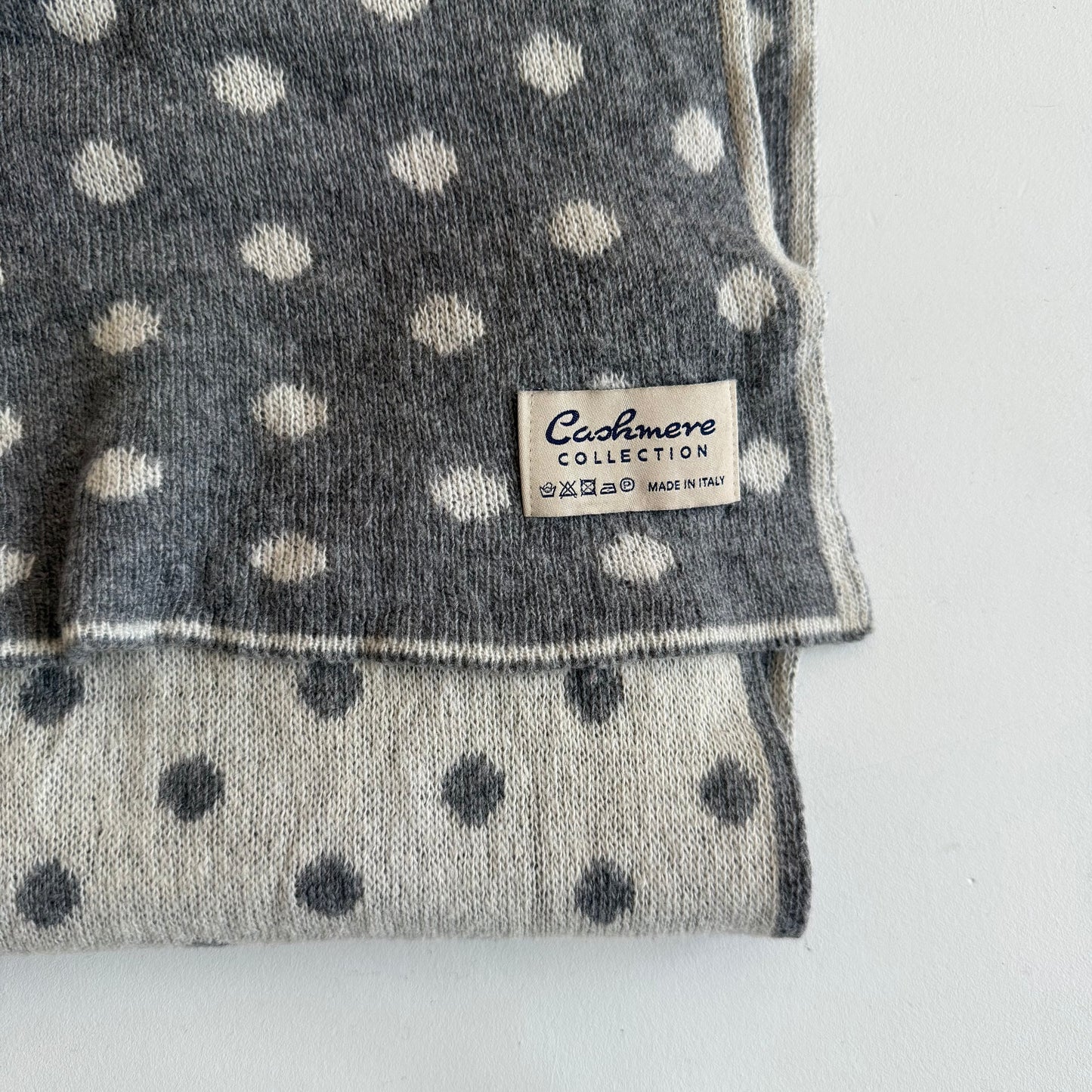 Polka dot reversible cashmere scarf
