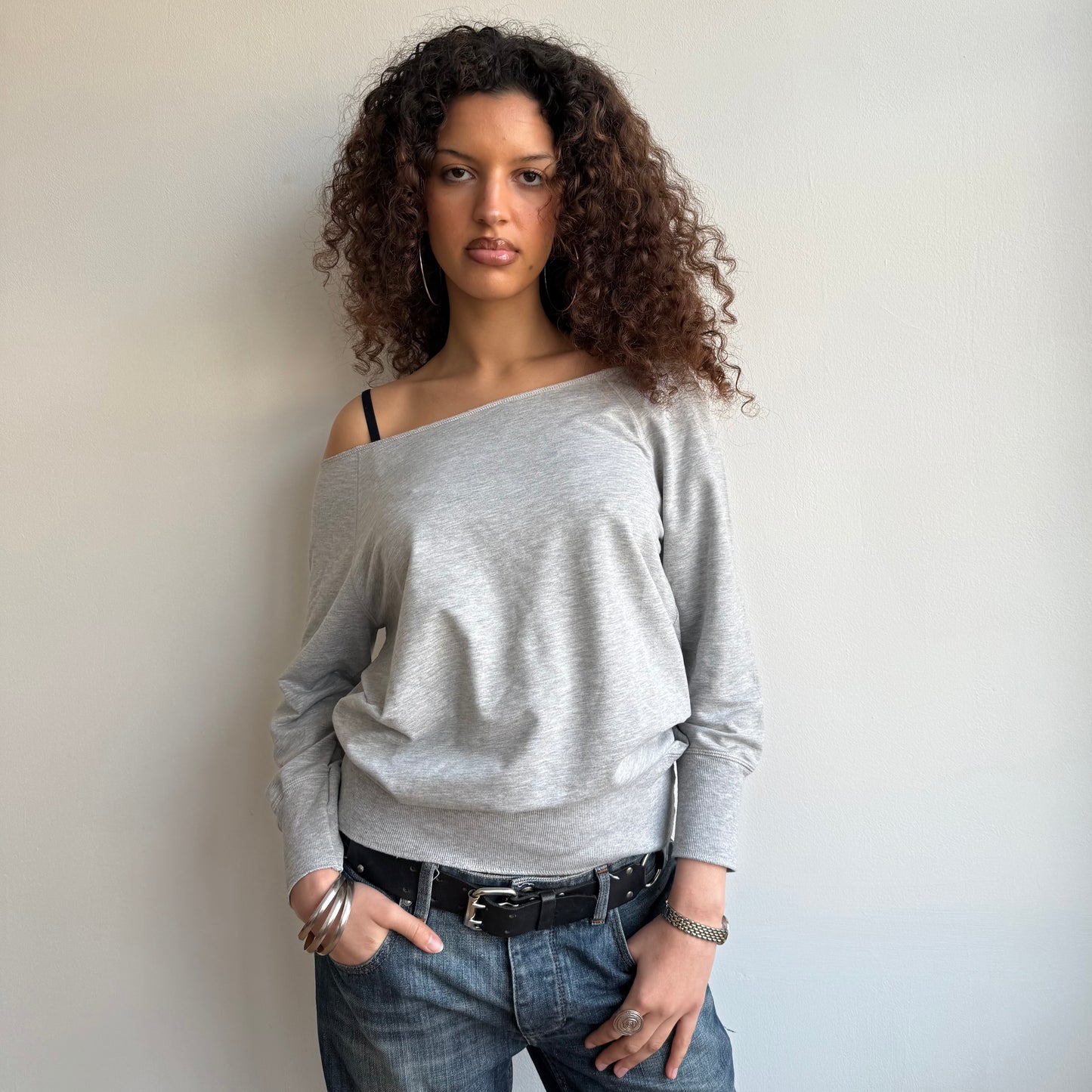 Grey off shoulder sweatshirt - Size M