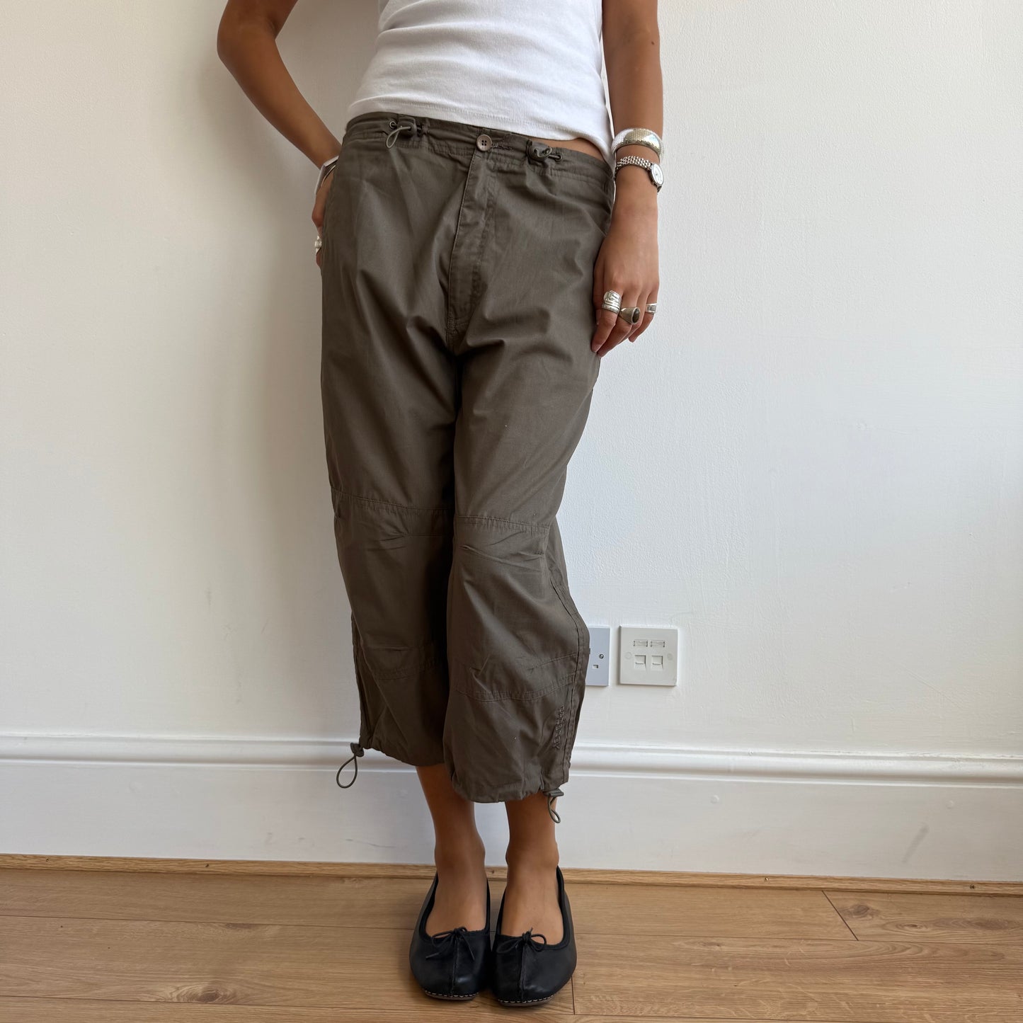 Khaki toggle capris - Size M