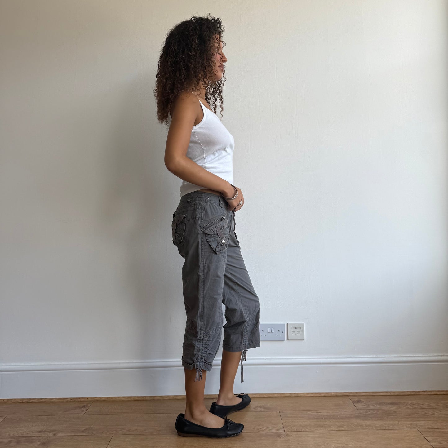 Grey cinch back capris - Size M